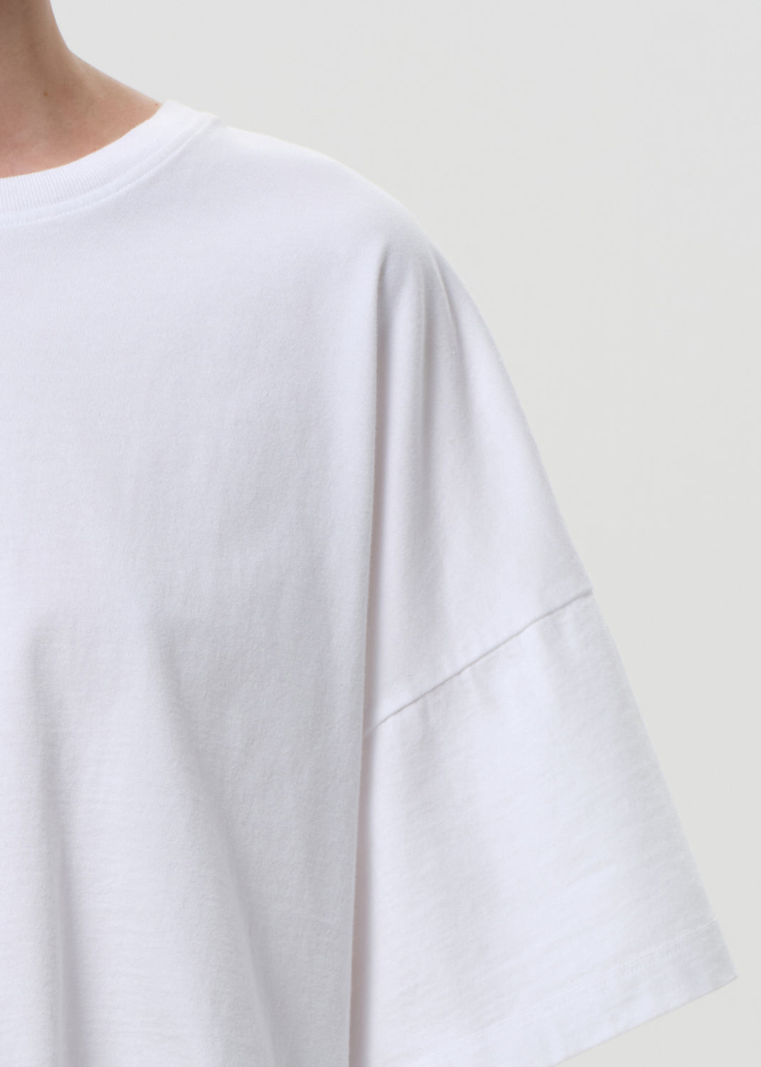 Arli Oversized Cropped Tee in White
