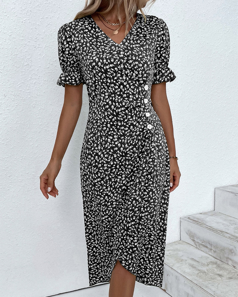 Quincy Summer Dress for Women – Floral Short-Sleeve Dress with Elegant Button Closure