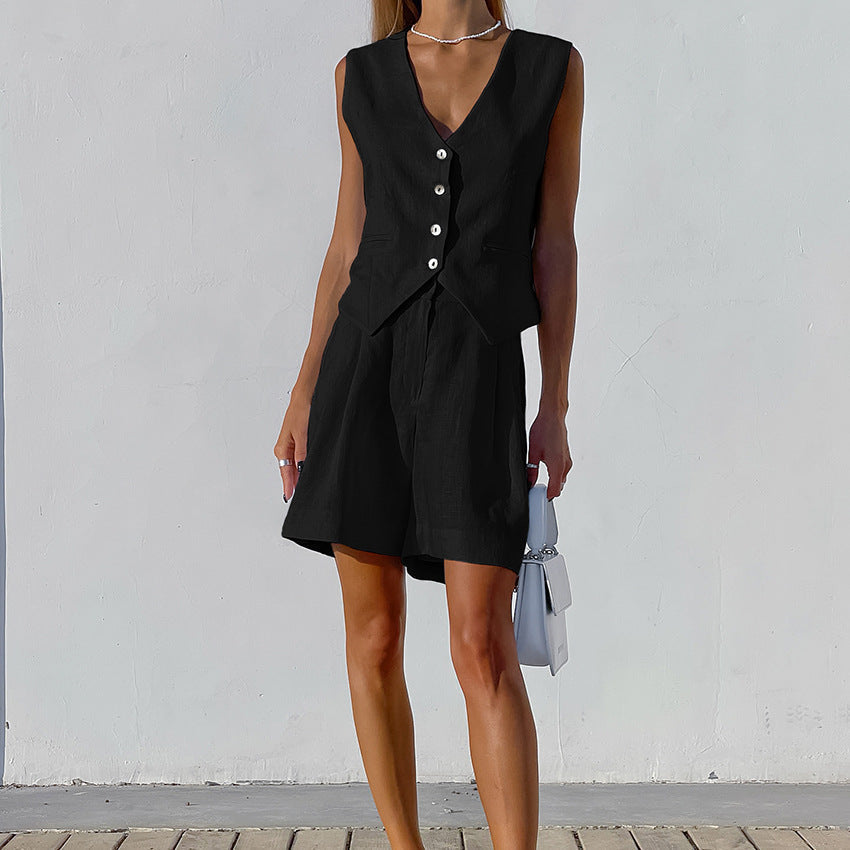 Scarlet Linen Set for Women – Minimalist Summer Outfit with Vest & Shorts in Chic Casual Style