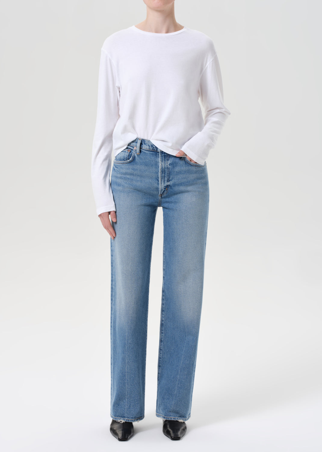 Harper Straight Jean (Stretch) in Forum