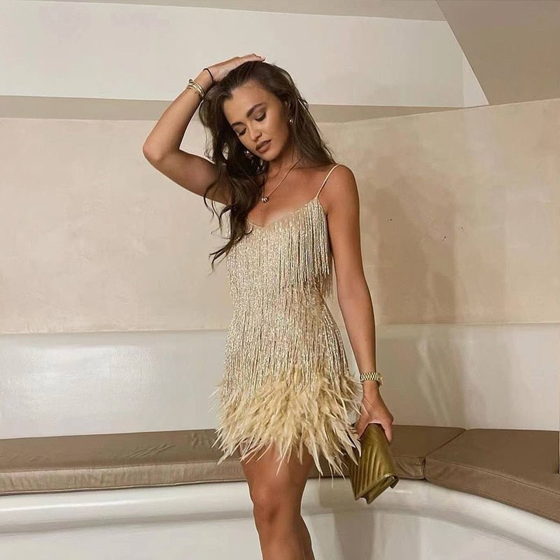 Samantha Cocktail Dress for Women – Fitted Sequin Dress with Elegant Cut for Festive Occasions